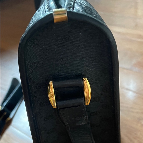 Authentic Gucci Black Logo Shoulder Bag - Picture 9 of 15
